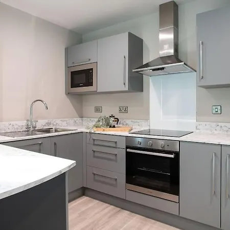 Stunning 2Br Next To The City Airport Bhd - Free Parking Belfast Exterior photo