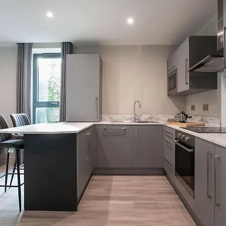 Stunning 2Br Next To The City Airport Bhd - Free Parking Belfast Exterior photo