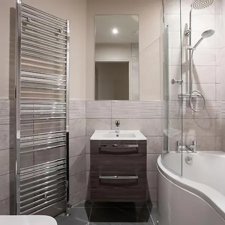 Stunning 2Br Next To The City Airport Bhd - Free Parking Belfast Exterior photo