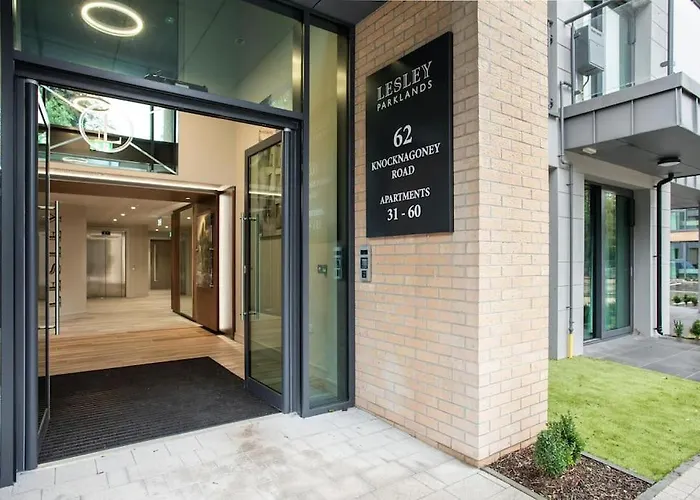 Stunning 2Br Next To The City Airport Bhd - Free Parking