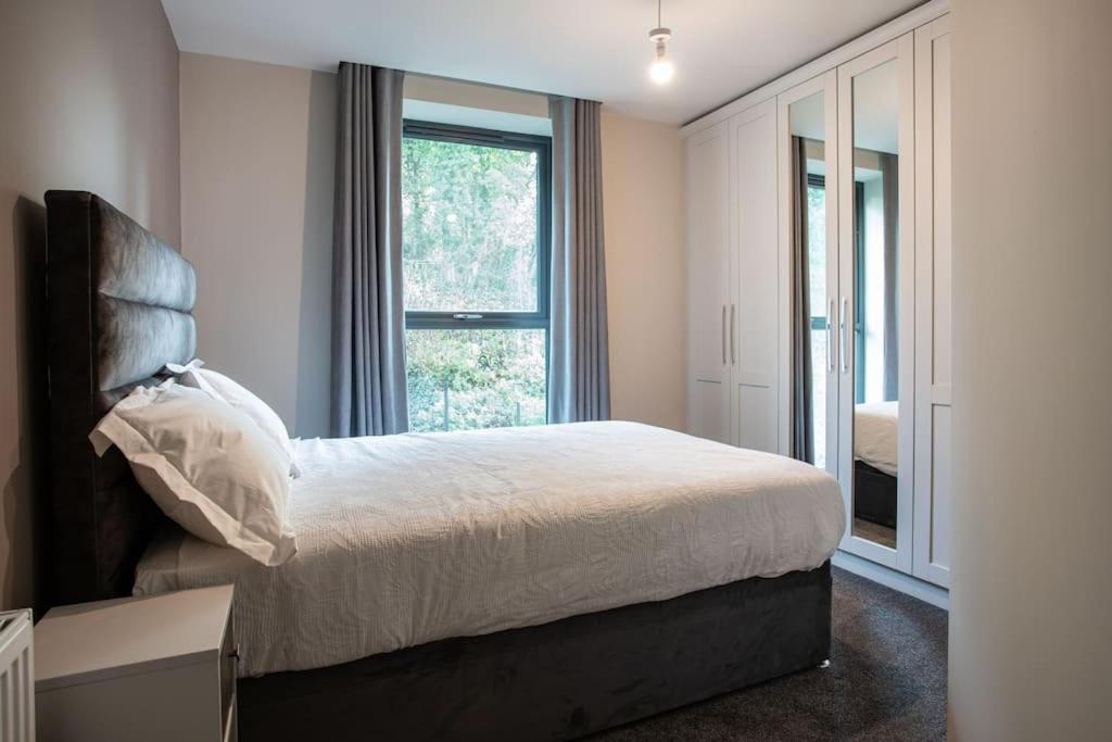 Stunning 2br Next To The Airport Bhd - Free Parking Apartment *